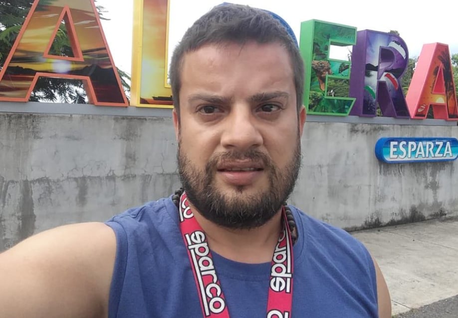 Antes de desaparecer Agüero estuvo conversando con dos motociclistas. Foto: Tomada de Facebook.