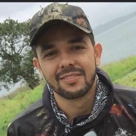 Motociclista muere al caer del puente sobre el río Aguas Zarcas. Foto Facebook.