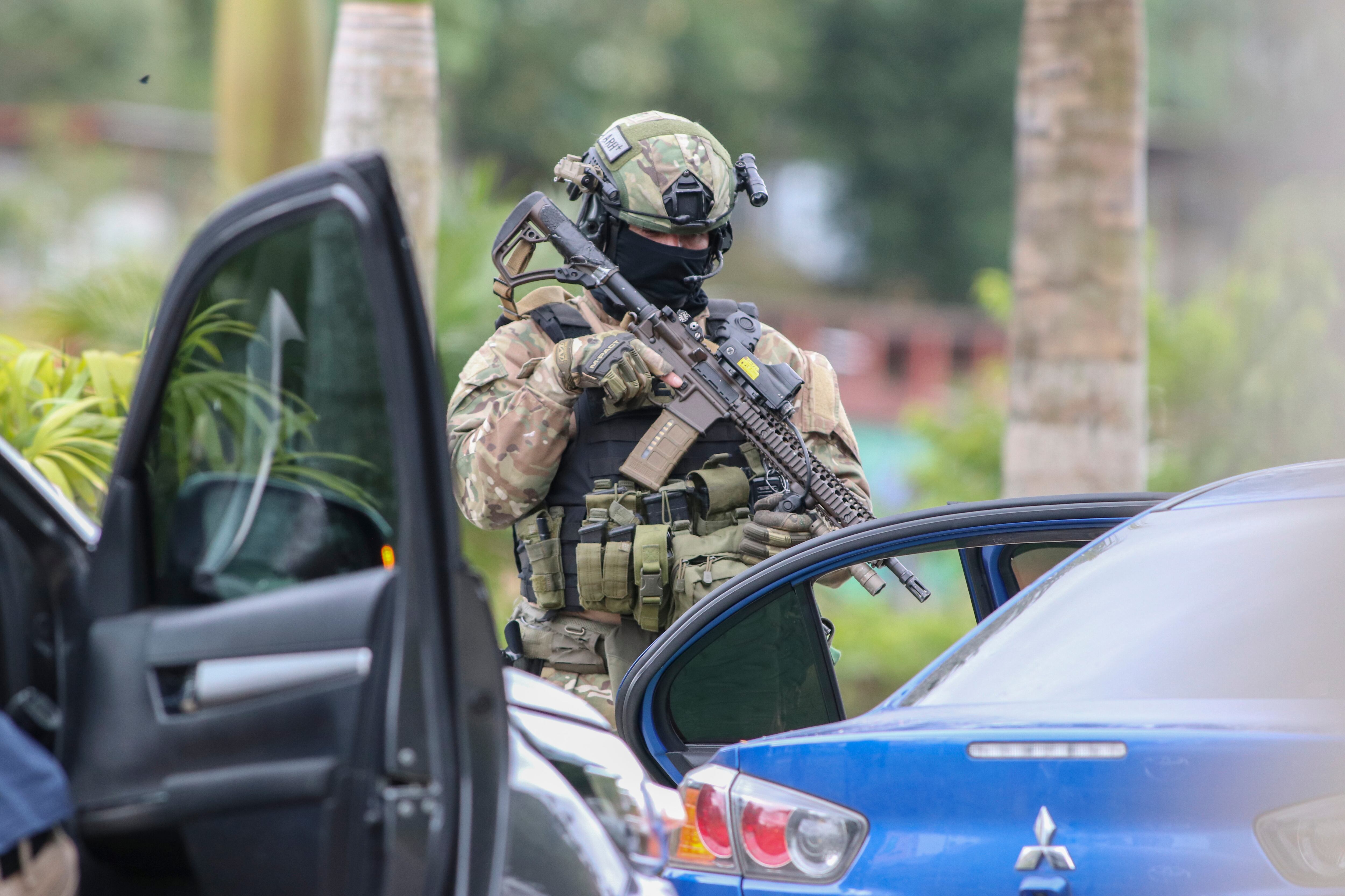 29-01-25 Granadilla Curridabat, miembros del SERT del Poder Judicial logran la captura de dos sospechos vinculados al narco menudeo en la zona este del cantón de Curridabat, el operativo tuvo lugar frente al condominio Monte Alto en Granadilla.
Fotografía: Jonathan Jiménez Flores para Grupo Nación