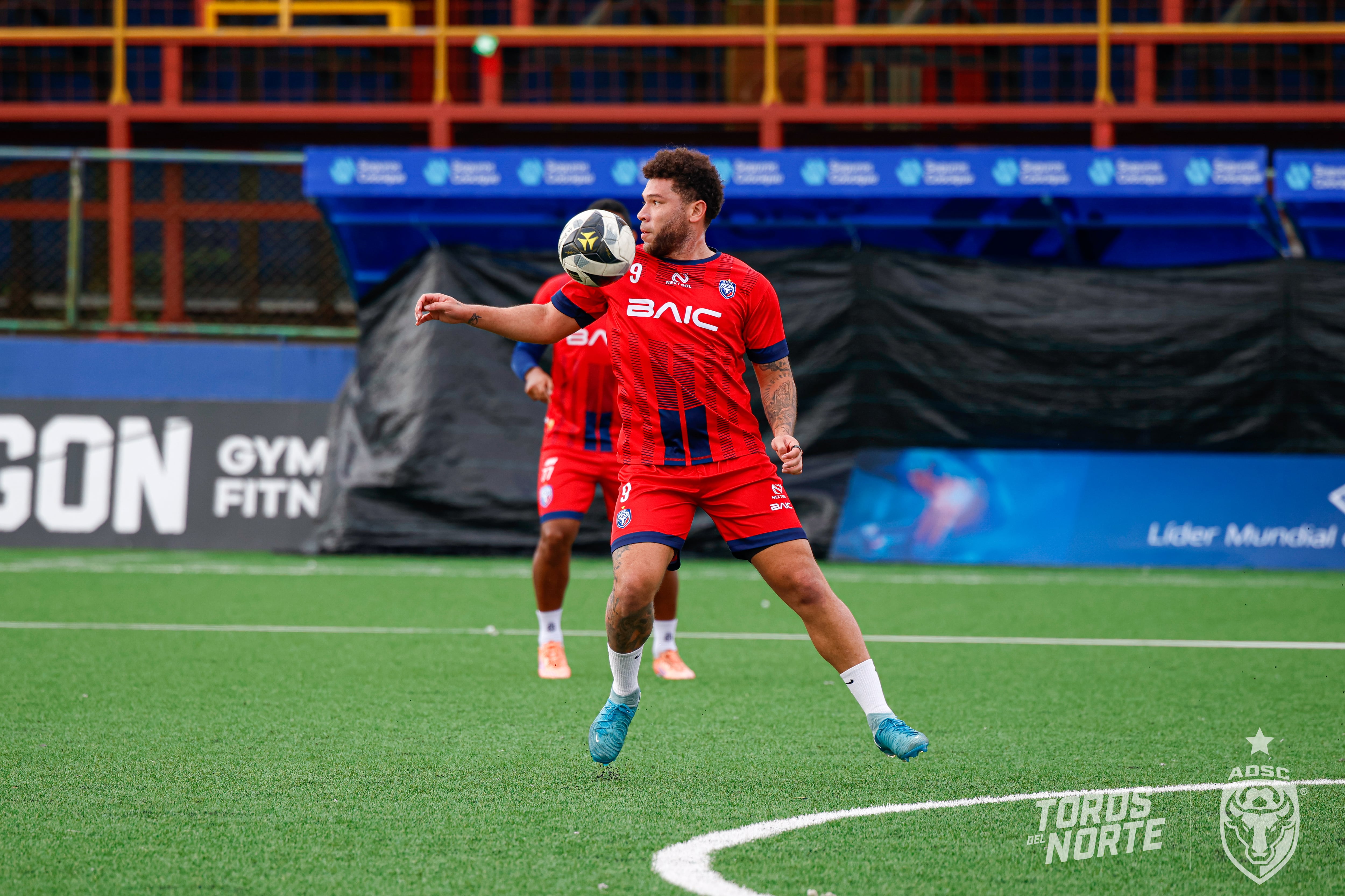 San Carlos enfrenta la presión del descenso y el sueño de Wálter Centeno