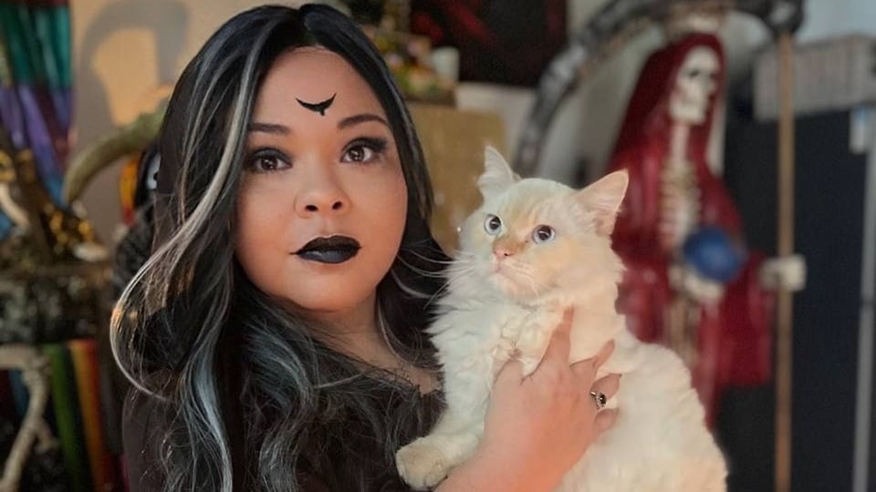 El 24 de junio habrá reunión de brujas, aquelarre, en Zapote, una de las organizadoras, Mithzi Bonilla, conocida como Mithzi-Tarot, nos lo confirmó.