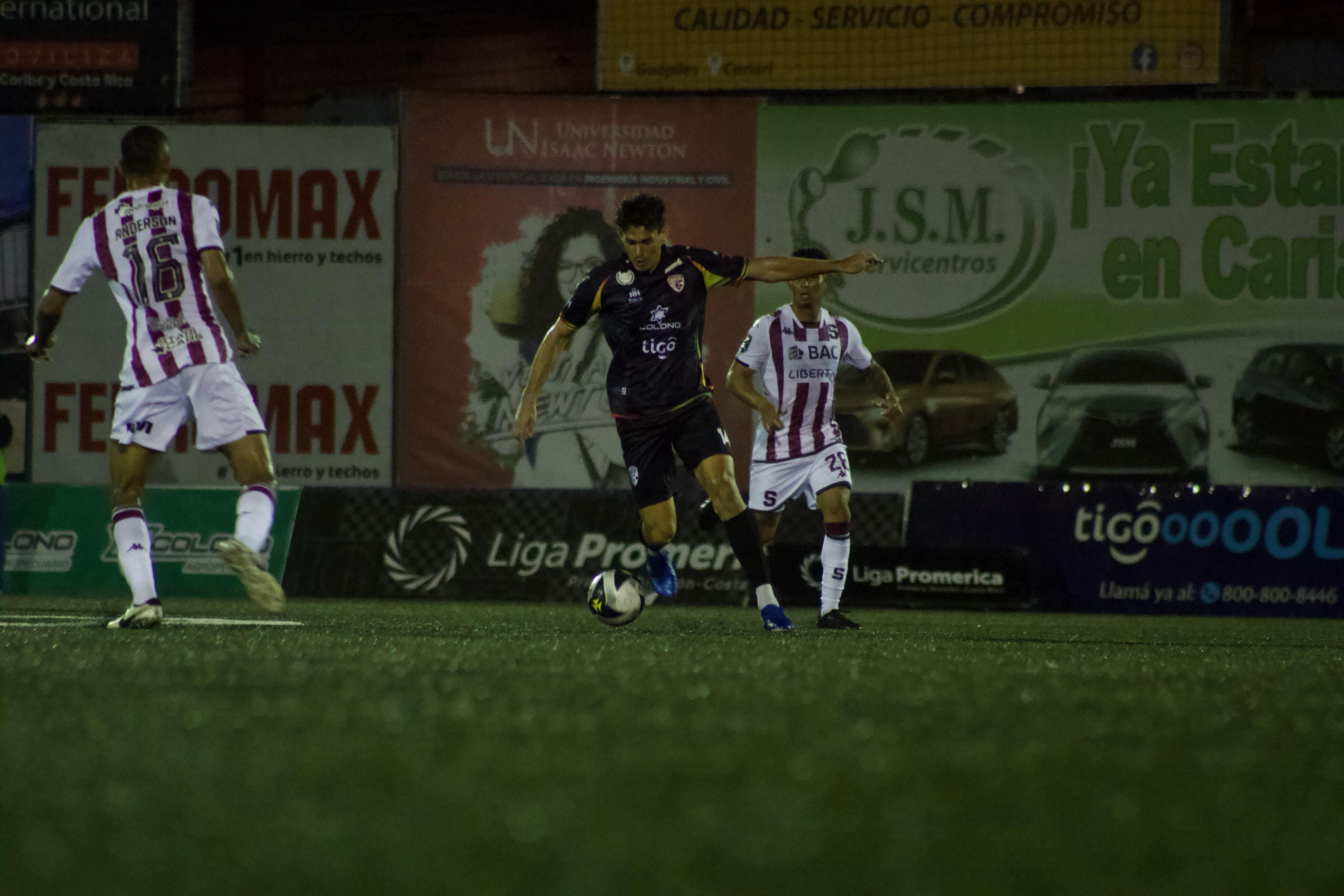 Saprissa no pudo con el Santos de Guápiles y con la derrota salió de zona de clasificación.
