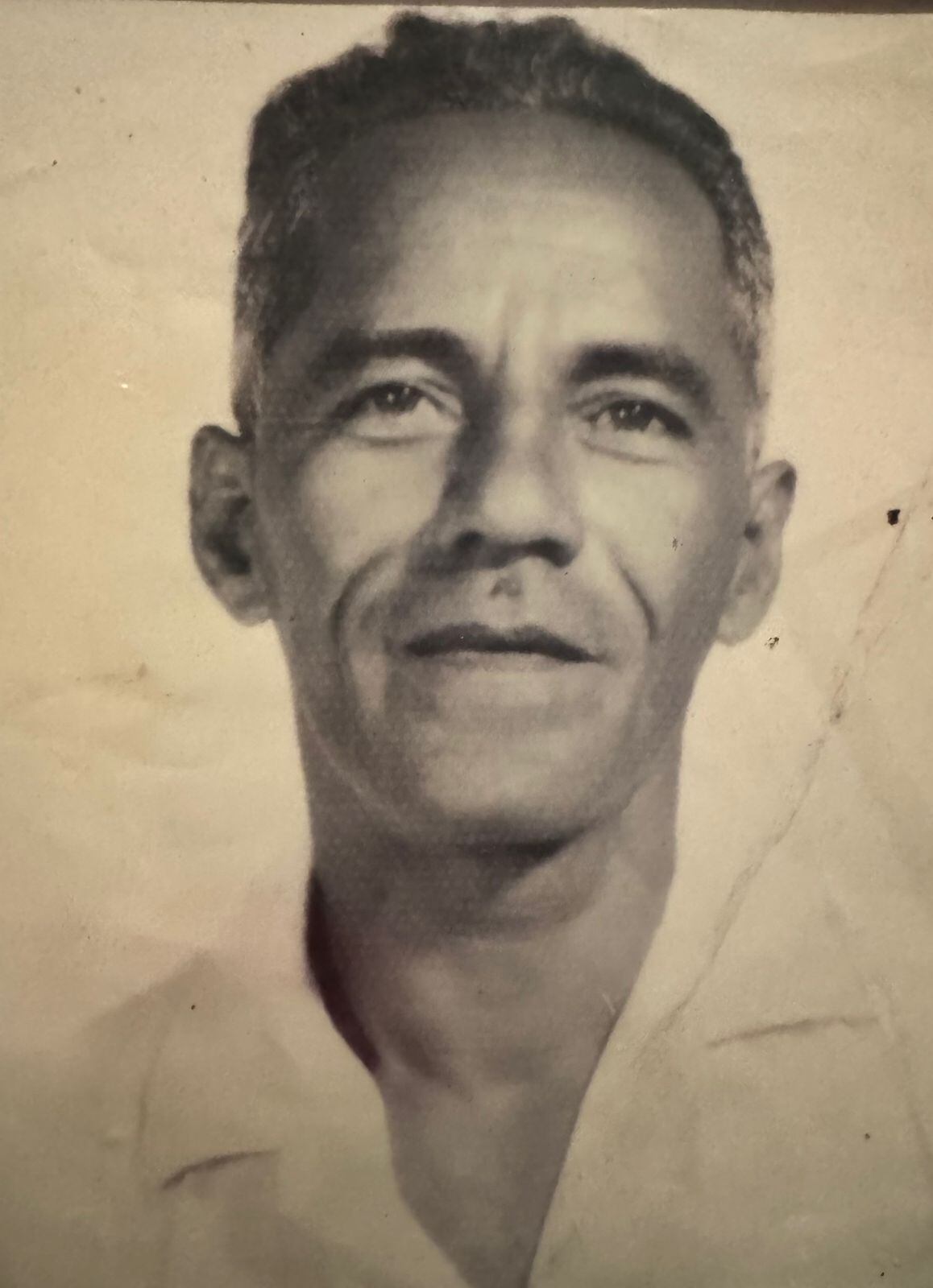 Cantante Vanessa González y su abuelo Beltrán Leal.