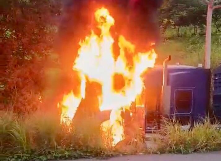 Detalle del accidente ocurrido este martes en la entrada de Puerto Cortés, en el sentido de la ruta Palmar – Cortés. Fotografía: