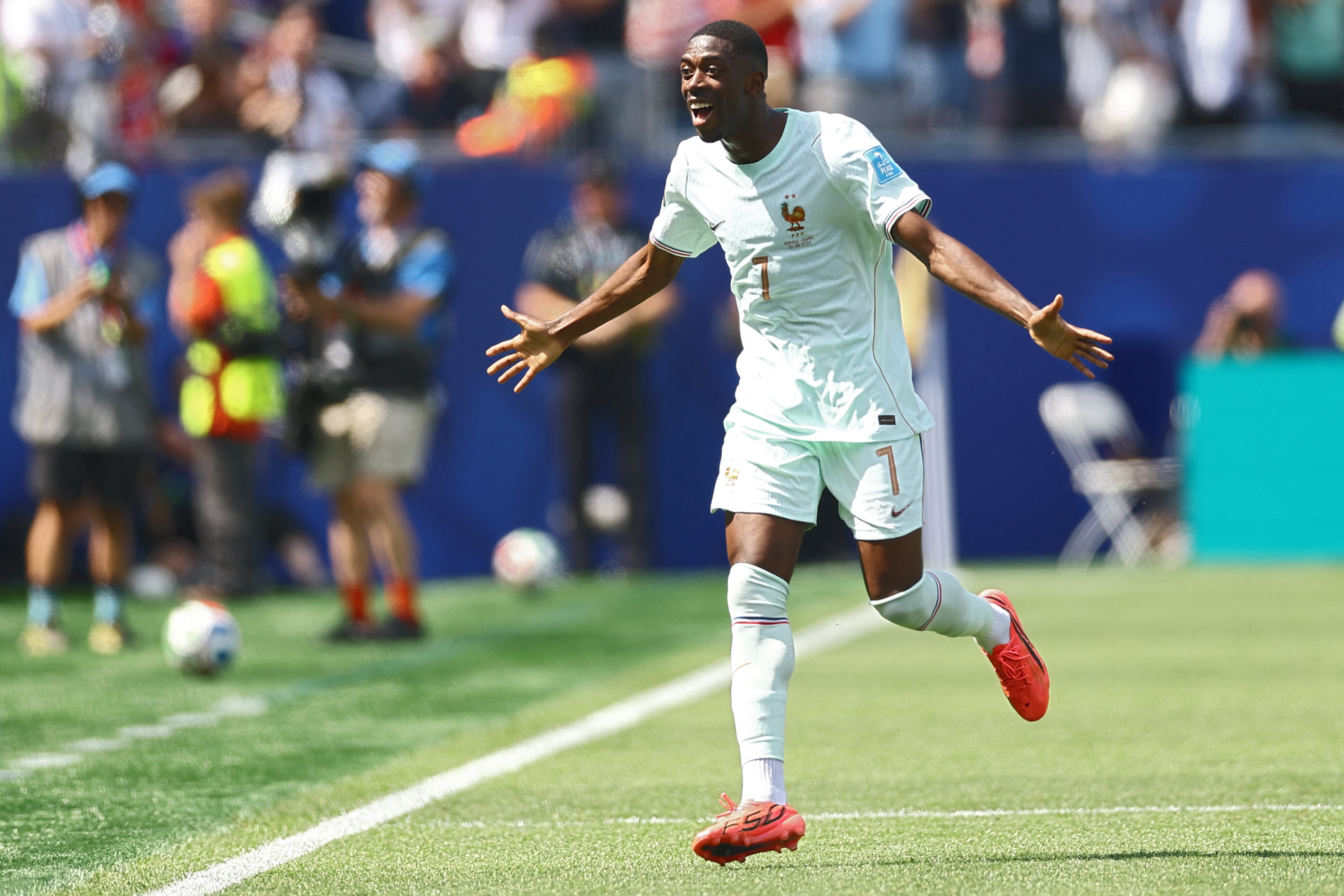 El delantero francés Ousmane Dembélé celebra el segundo gol en el duelo entre Francia y Noruega en Boston, por el Mundial 2026.