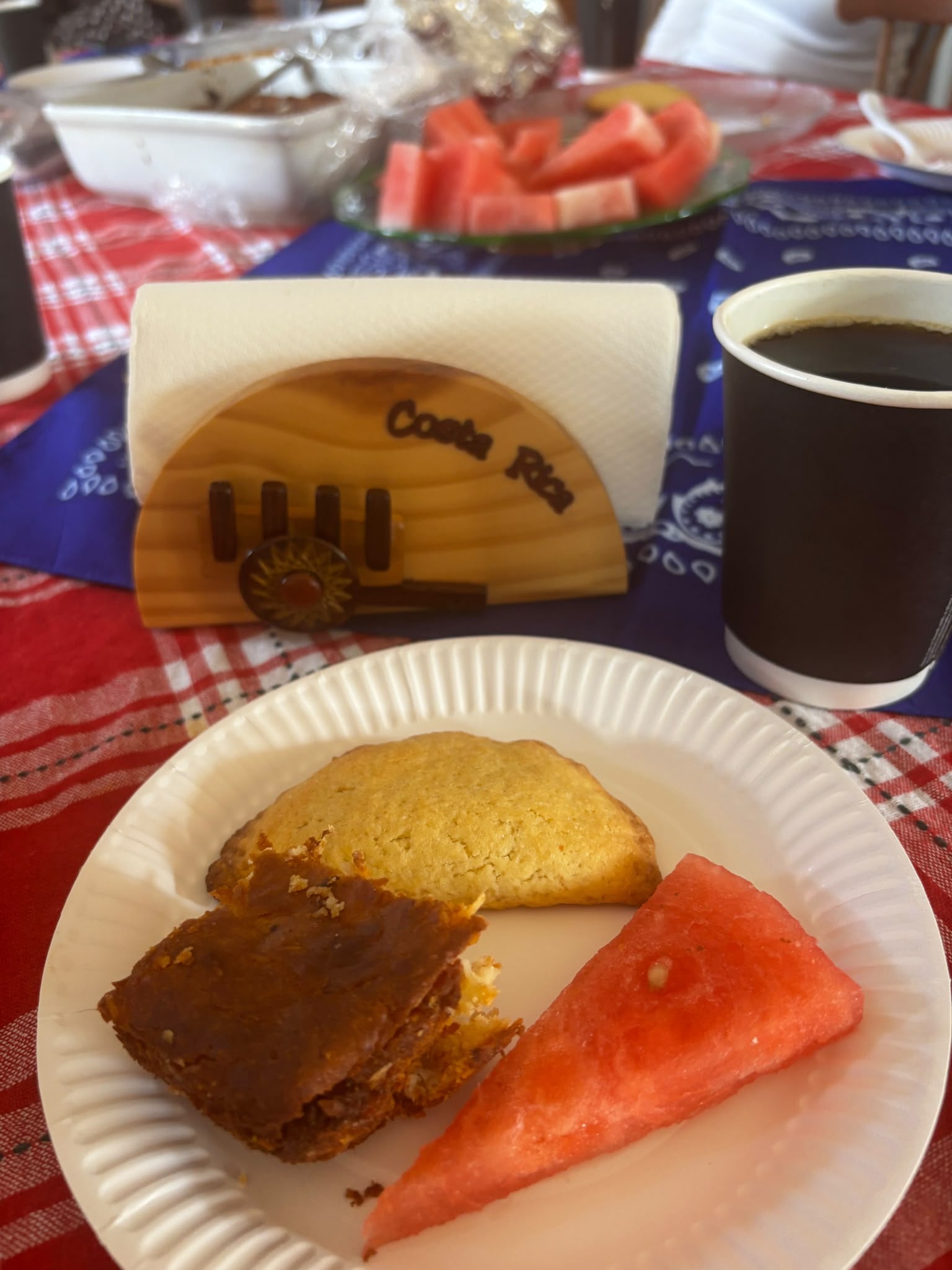 Los costarricenses que viven en Australia se reunieron en medio del blanco, azul y rojo, además, con empanaditas de chiverre, gallos de salchichón y chorizo
