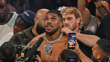 Chófer de Anthony Joshua recibió pésimas noticias tras accidente mortal en Nigeria