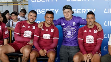 Aficionados del Saprissa pedían salida de un jugador y en el cuadro morado los complacieron