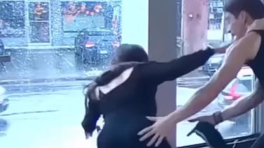 Participante de Mira quién baila se llevó tremendo susto con caída que pudo terminar en fatalidad