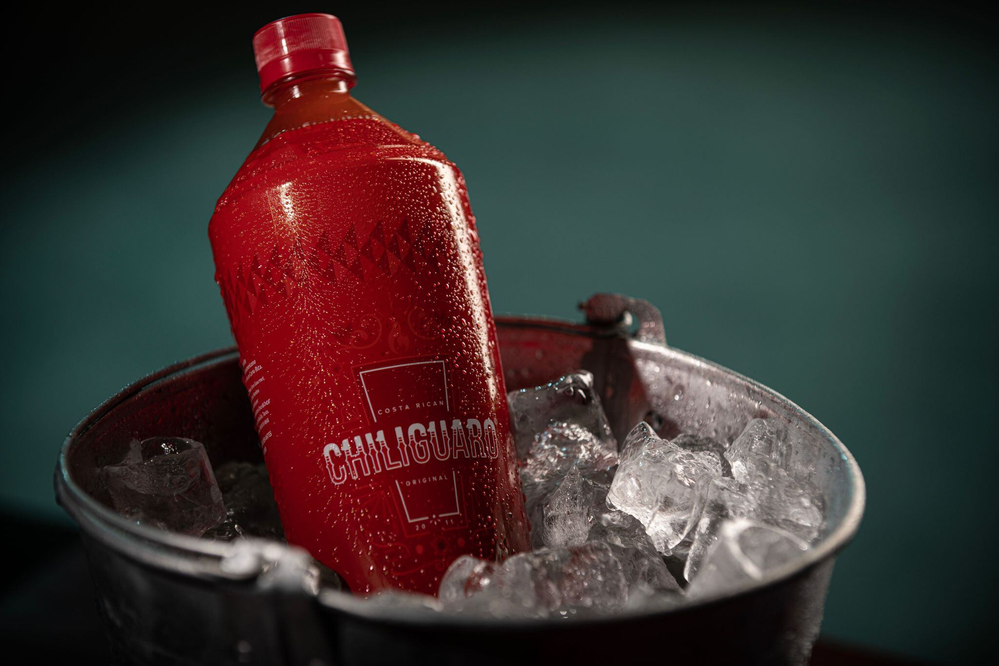 El 27 de diciembre del 2011, día en que se realizó el tope nacional en San José, nació el Chiliguaro.  Mauricio Azofeifa y Luis Pablo Araya estaban detrás de la barra del bar Bahamas