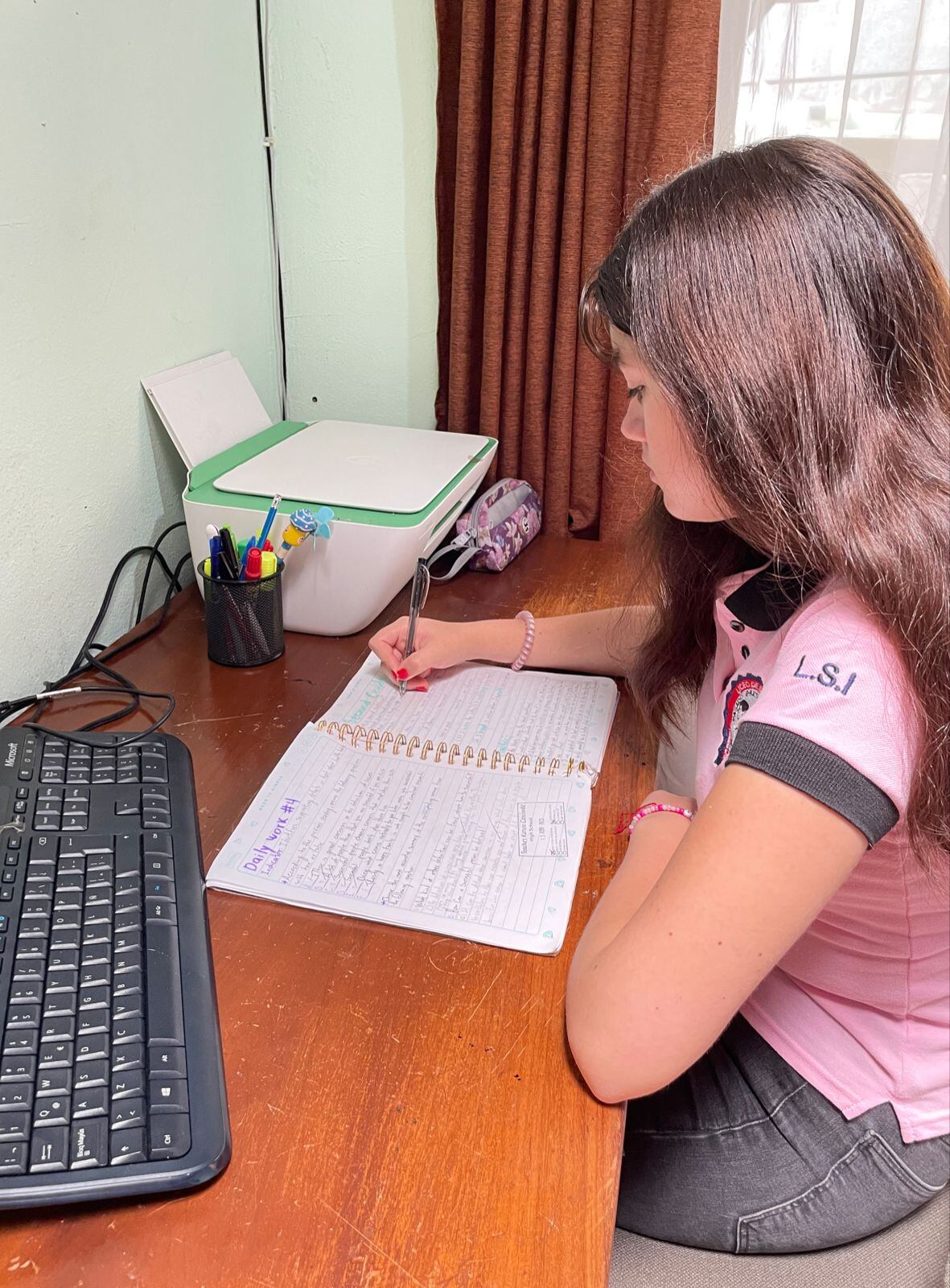 Estudiantes de último año de secundaria preocupados por exámenes de idiomas, en la foto Thamara Córdoba