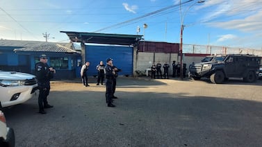 Cinco oficiales penitenciarios de La Reforma fueron detenidos como sospechosos por muerte de reo