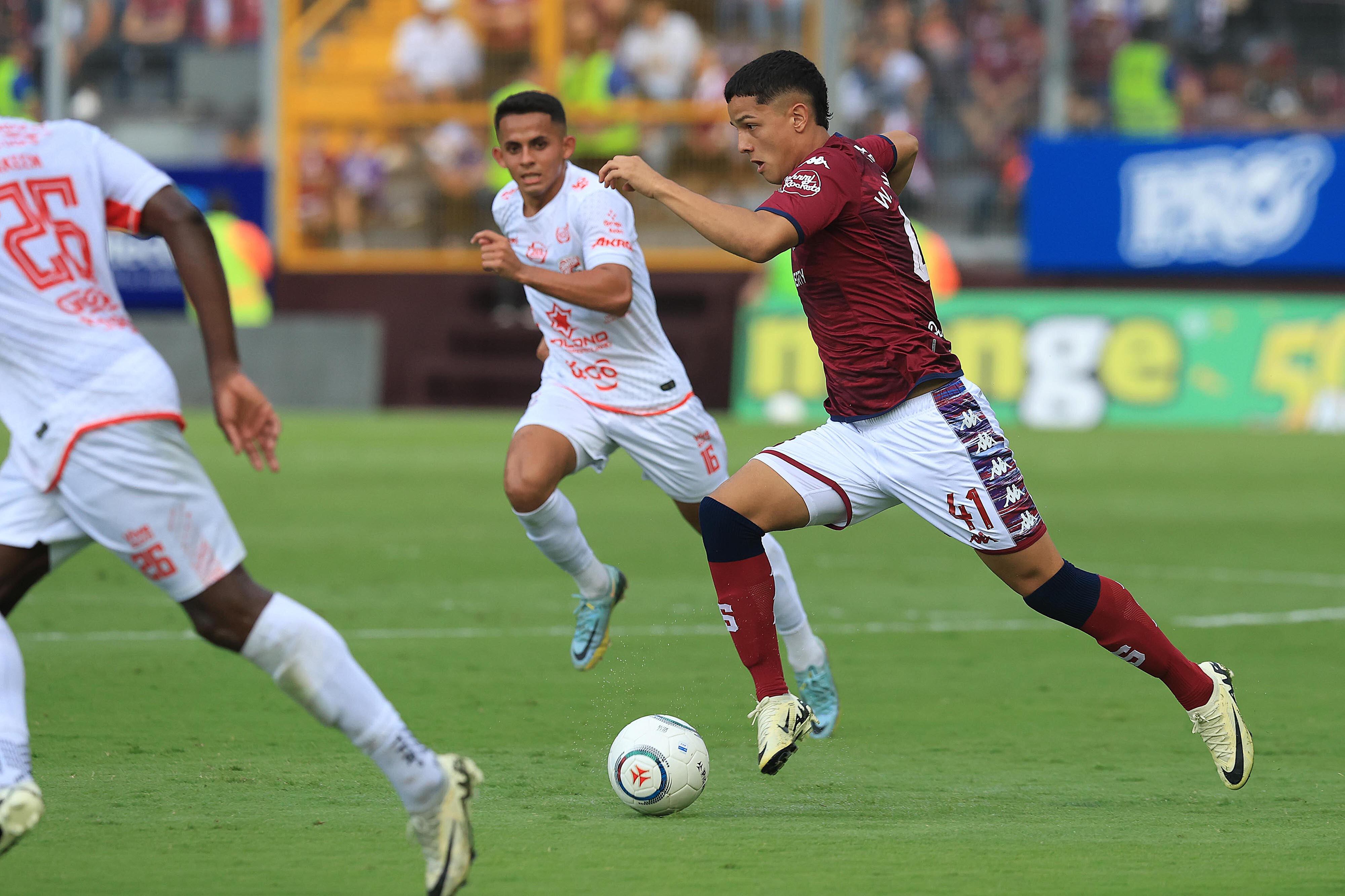 12/05/2024     Estadio Ricardo Saprissa, Tibás. El Deportivo Saprissa recibió a Santos de Guápiles en partido de la Jornada 22 del Torneo de Clausura, Copa Promérica 2024. Foto: Rafael Pacheco Granados