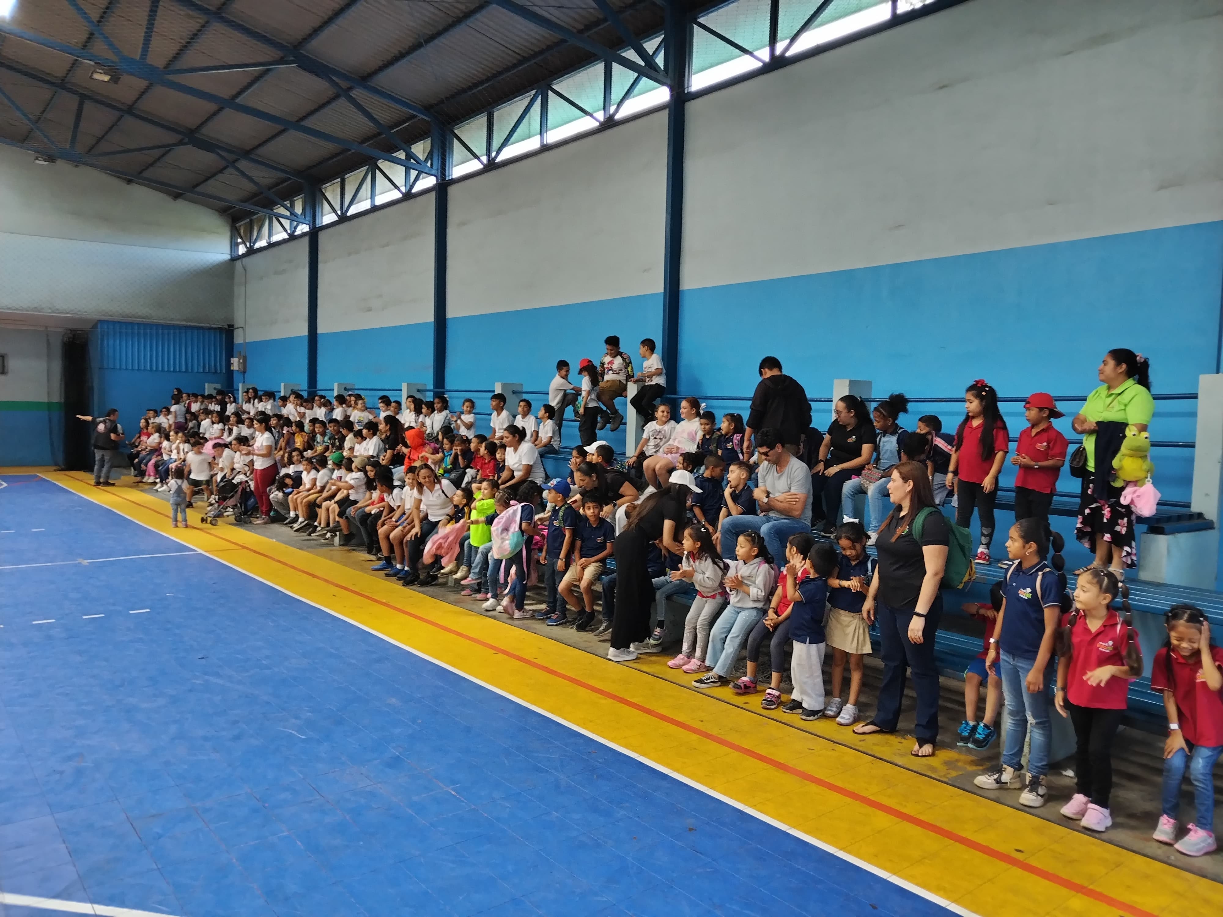 El evento anual llamado “Costa Rica Toy Run” organizado por la Asociación Costarricense de Motoclubes en colaboración con Ruta 27 by Globalvia, ha sido una tradición que une a motociclistas y comunidades para brindar un día inolvidable a los niños en situación de vulnerabilidad.