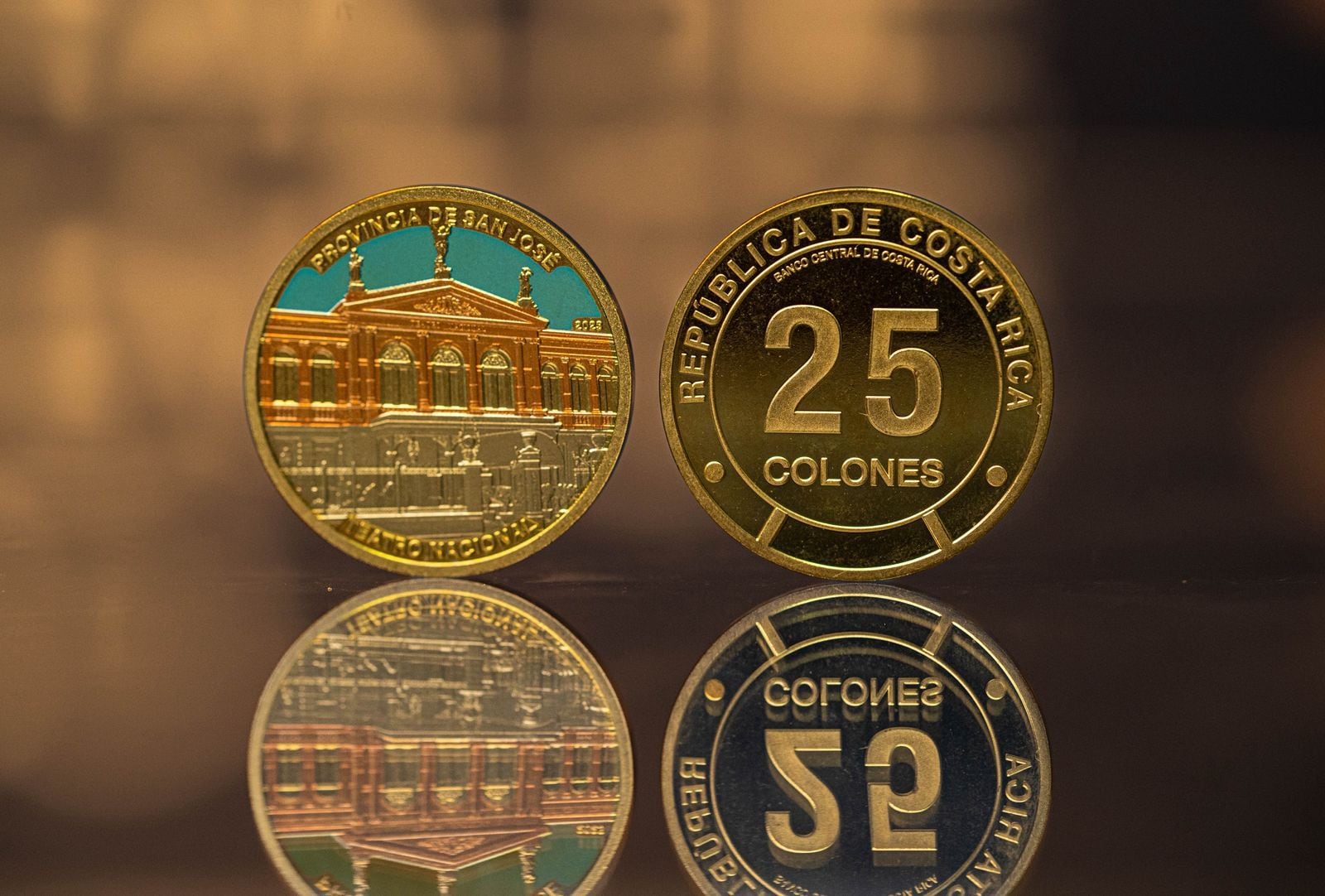 Moneda de colección de 25 colones