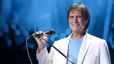 Cantante Roberto Carlos sufrió accidente de tránsito durante grabación y fue hospitalizado de emergencia