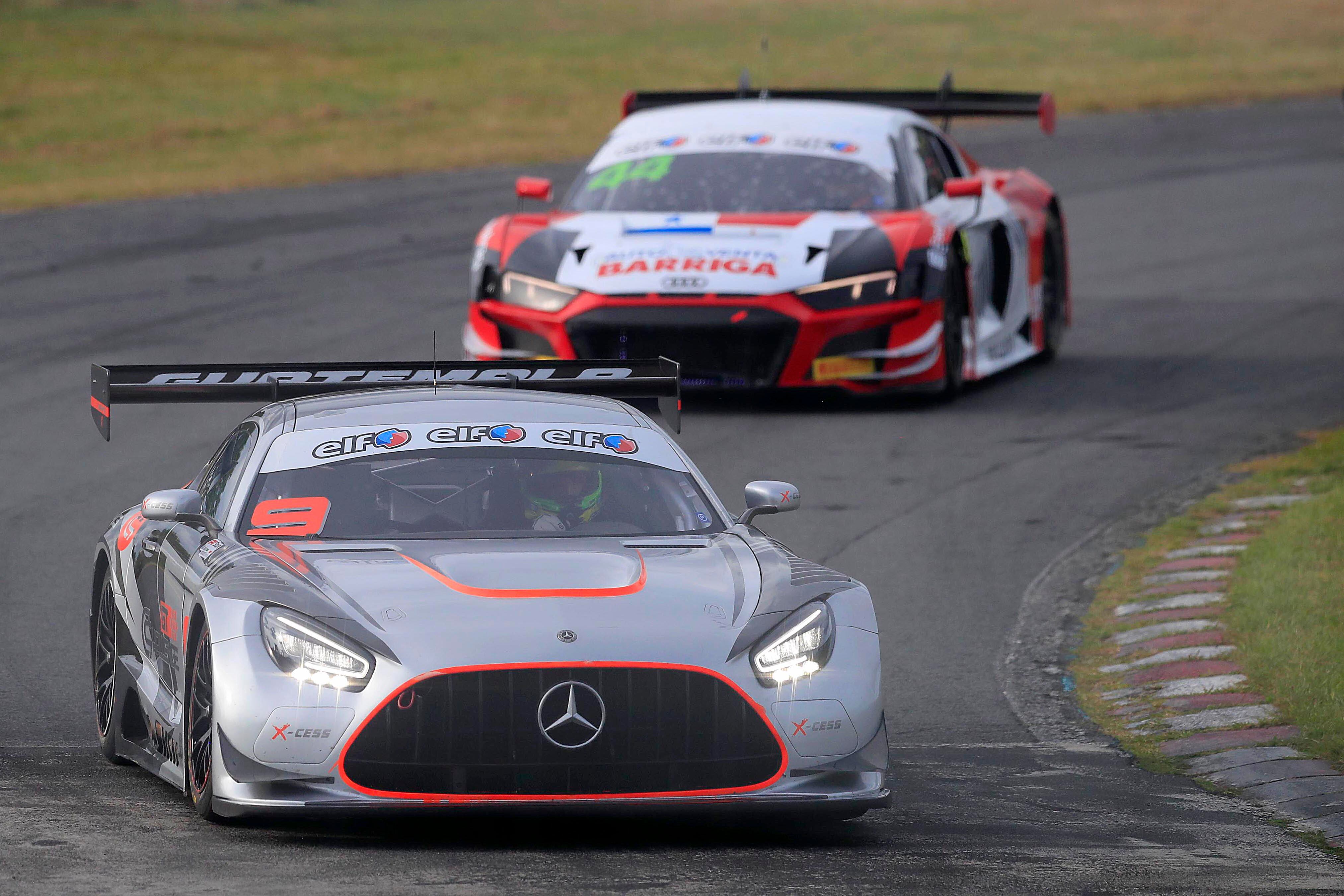 17/12/2023 Parque Viva. Este domingo se realizó la esperada competencia del gran evento automovilístico, las Tres Horas de Costa Rica, en la pista starcars.com.