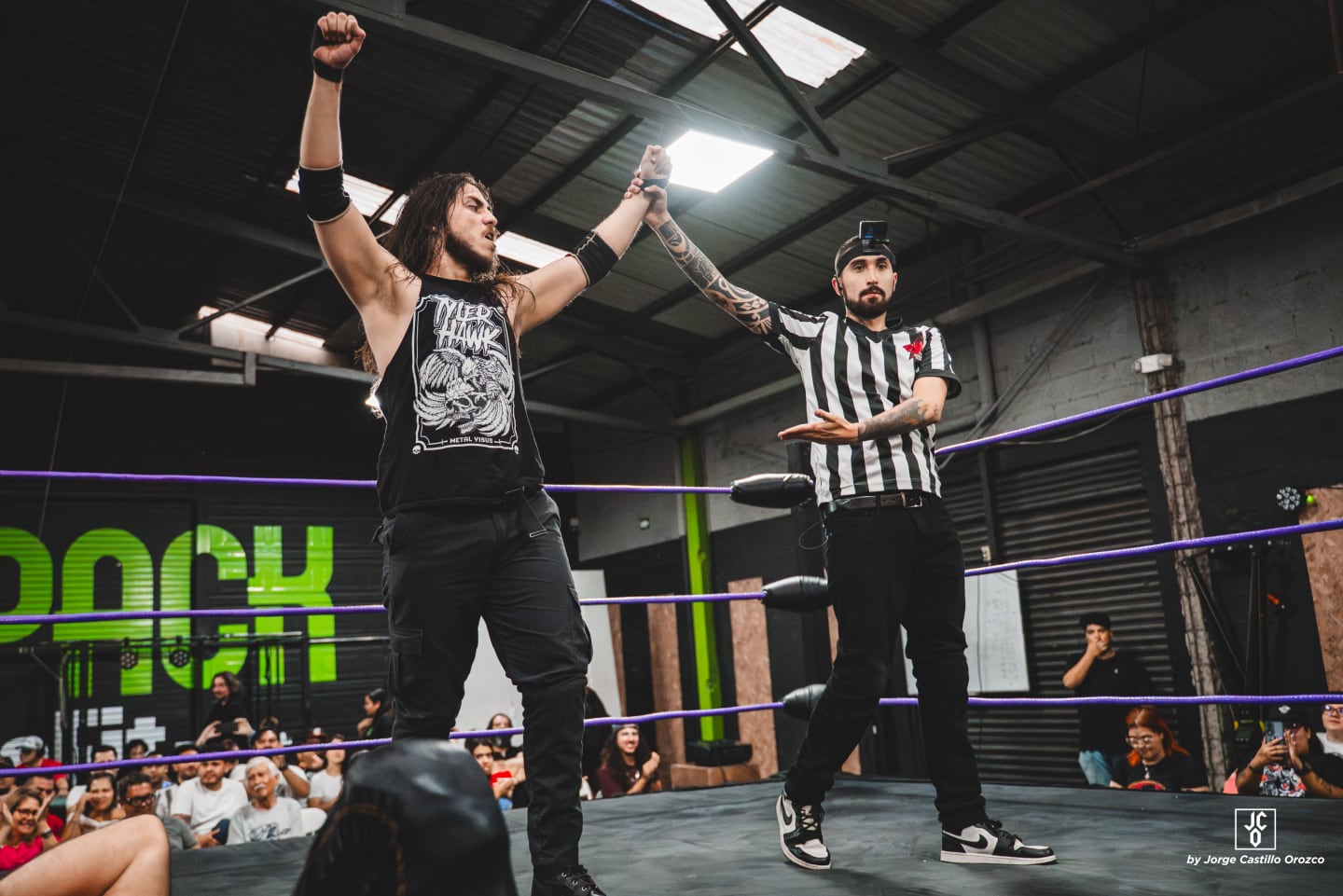 Riot Wresting Alliance ofrece un show en el que se divierten grandes y chicos.