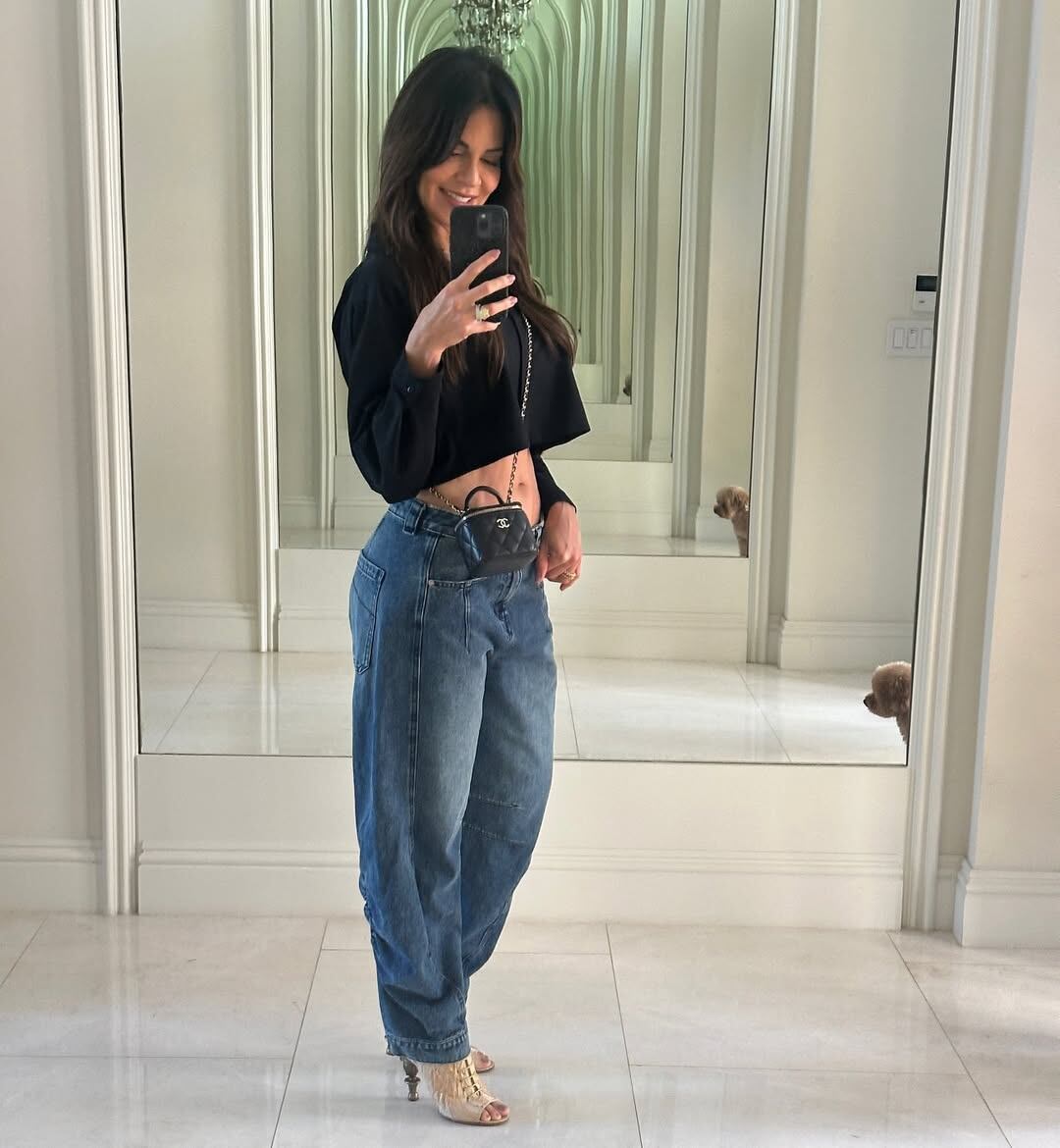 Lynda Díaz celebra el Día de Acción de Gracias y dueña de canal 7 reacciona al comentario.