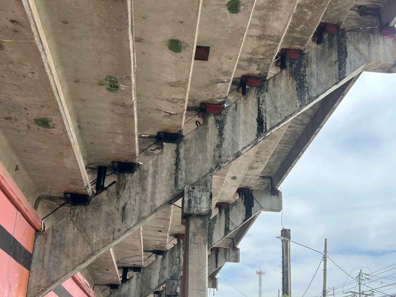 El Ministerio de Salud permitió que ingresen 750 aficionados al estadio Lito Pérez, a partir de este miércoles. Prensa Salud.