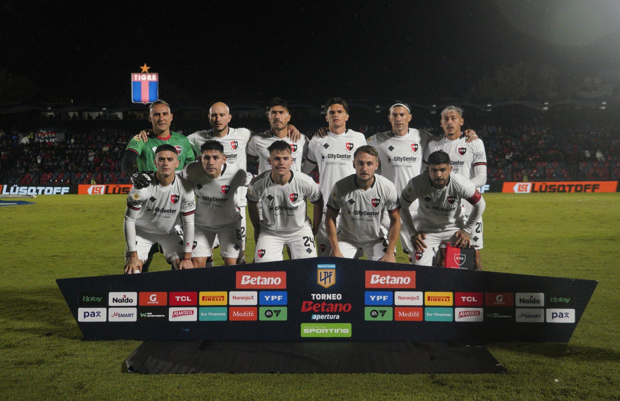 Keylor Navas fue la gran figura de Newells Old Boys este lunes ante Tigre.