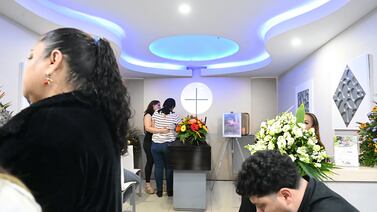 Fotos: Familiares y amigos se reúnen para despedir al exjugador Erick “La China” Corrales