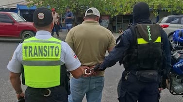 Lo grabaron dañando un carro y ahora se expone a 4 años de prisión