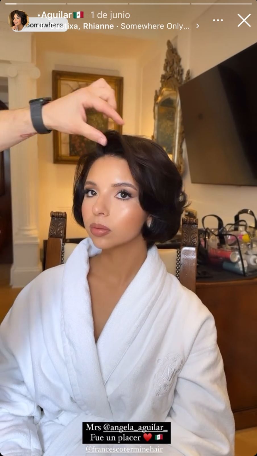 ángela aguilar se casó con Christian Nodal.