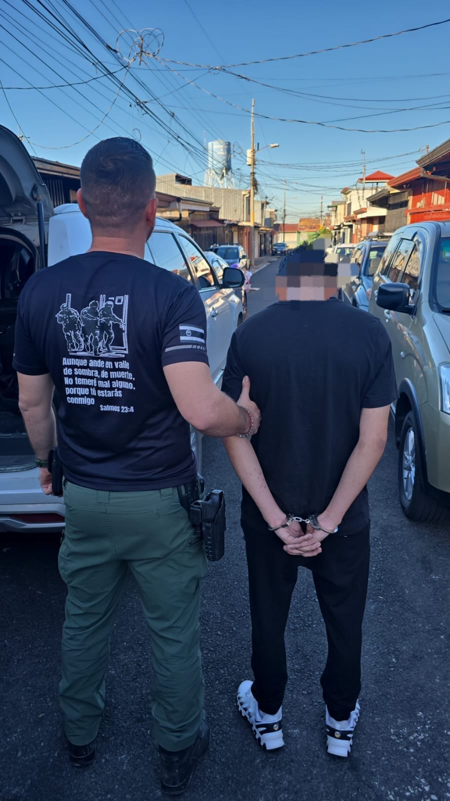 OIJ realizó allanamientos en Cristo Rey, Desamparados y Pueblo Nuevo por bajonazos, robo en barbería y paseo millonario. Foto: OIJ