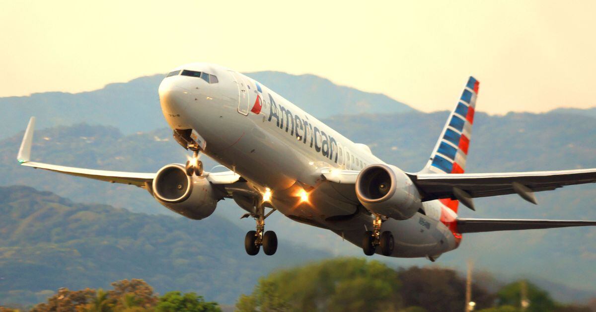 En la imagen, un avión de American Airlines despegando en el Aeropuerto Juan Santamaría.