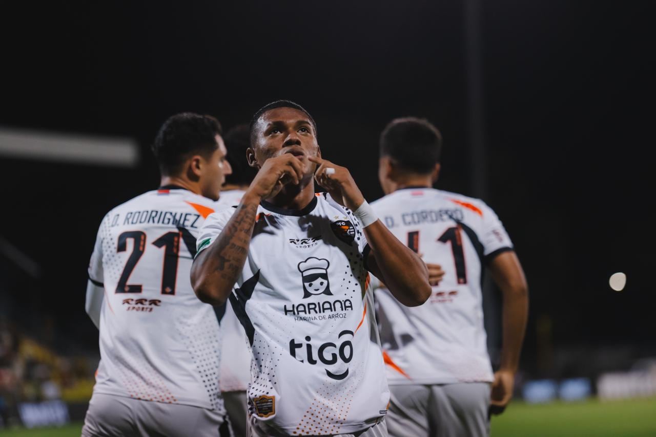 Puntarenas FC goleó 4-1 a Liberia.