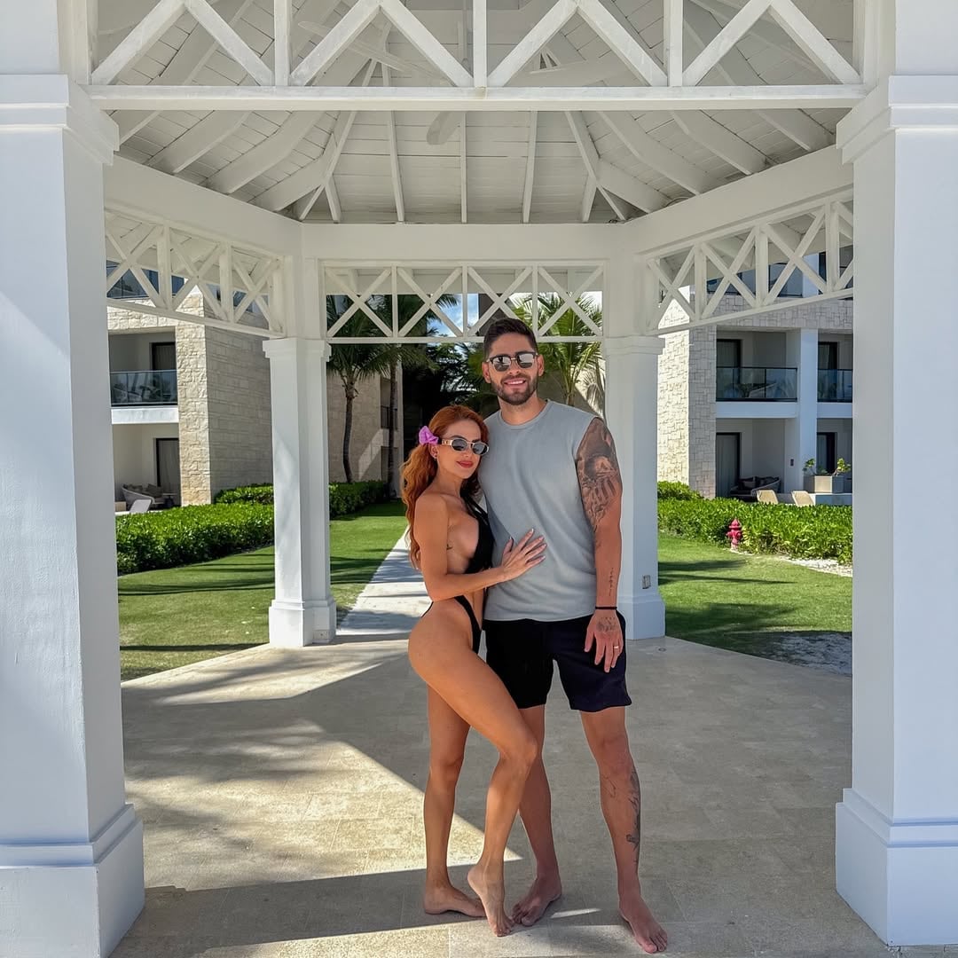 Un verdadero paraíso fue el que eligieron Jonathan Moya y su esposa, la guapísima Joseline Valverde, para pasar su luna de miel.