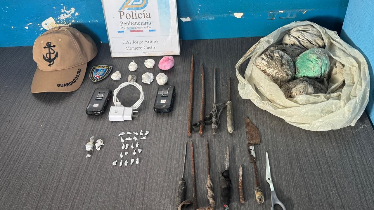 Cuatro policías penitenciarios quedaron detenidos luego de un operativo que realizaron sus propios compañeros, con ayuda de la Policía de Guardacostas, quienes utilizaron equipos de escaneo de última tecnología en la cárcel La Reforma. Foto: Ministerio de Justicia