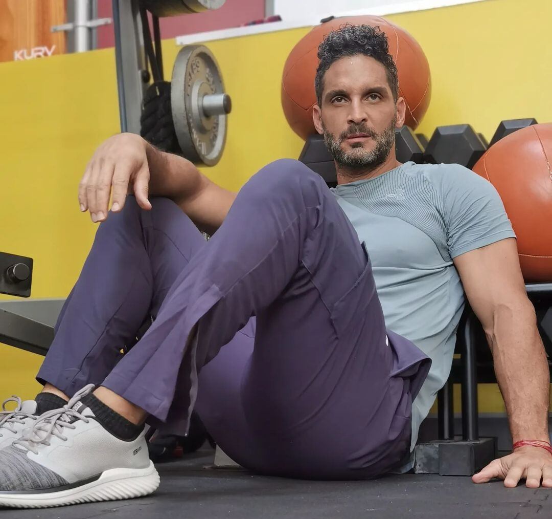 Bismarck Méndez, presentador e instructor de ejercicios.