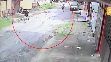 Cámara grabó a dos muchachos que intentaron matar a una persona en Barranca, Puntarenas