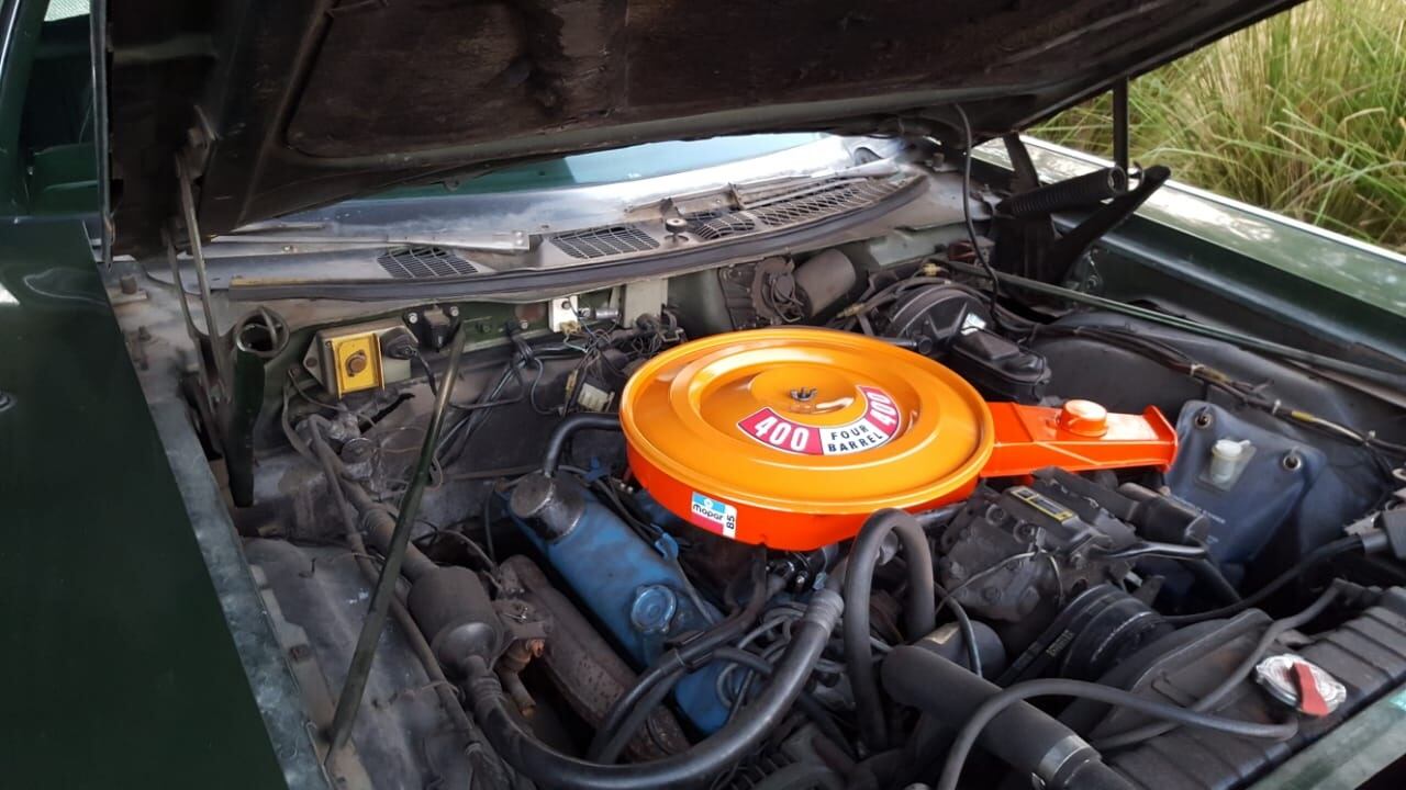 Chrysler newport propiedad de Michael Villalobos. Cortesía.