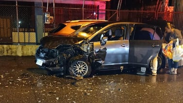Dos pacientes críticos y tres urgentes tras fuerte accidente de tránsito