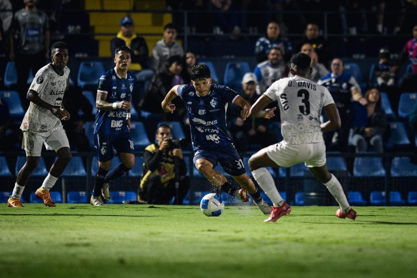José Mora, Cartaginés