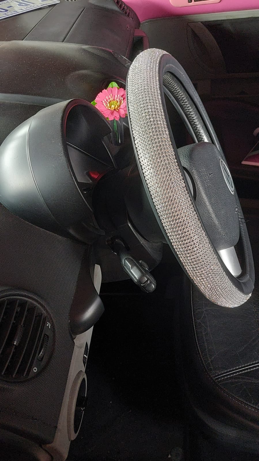 Kimberly Ugalde es la dueña de un impresionante Vocho Barbie. Cortesía.