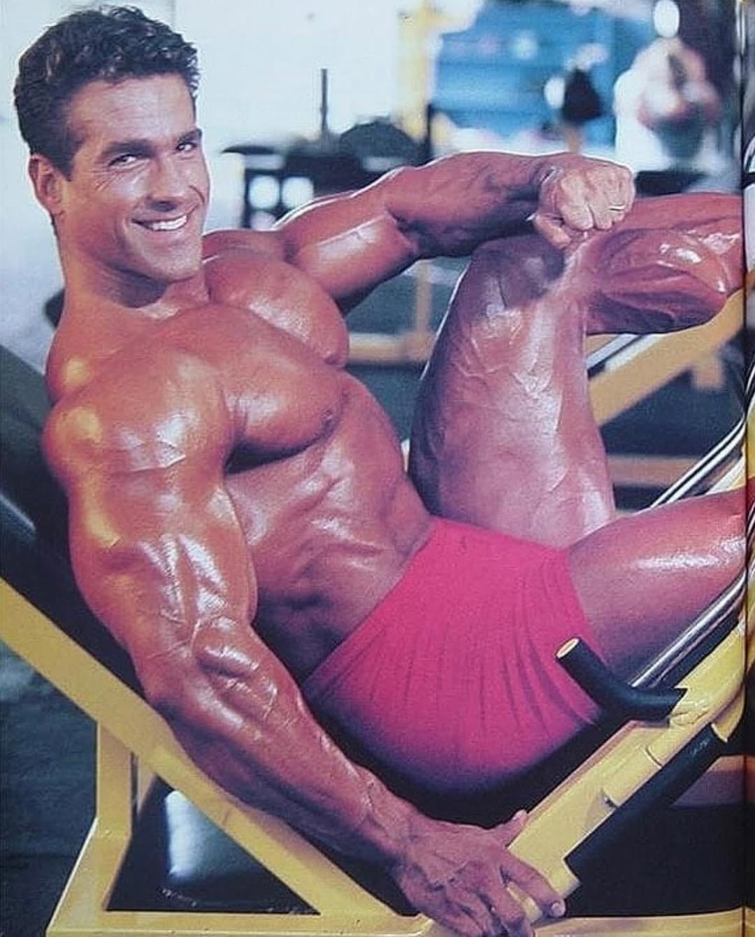 El fisicoculturista estadounidense Bob Paris vivió un calvario cuando contó que era homosexual. Instagram Bob Paris Fan Page.