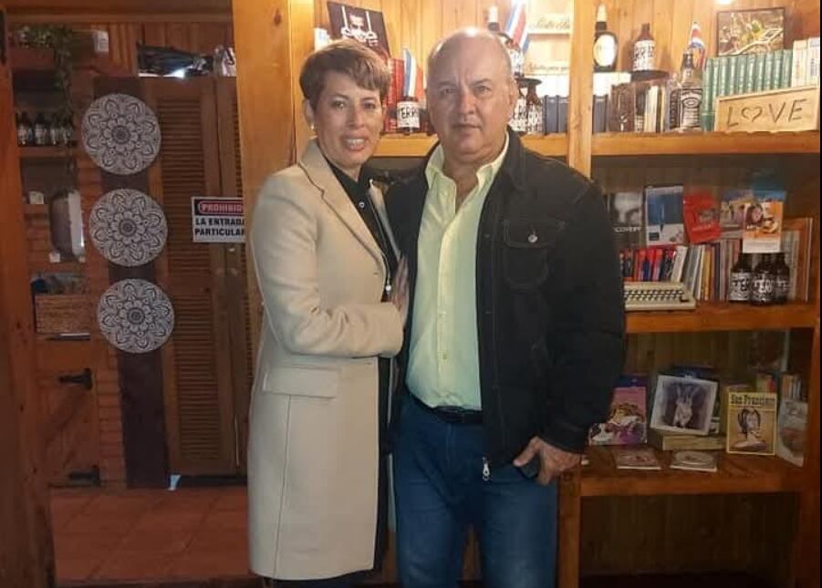 Álvaro Solano, Francis Hernández