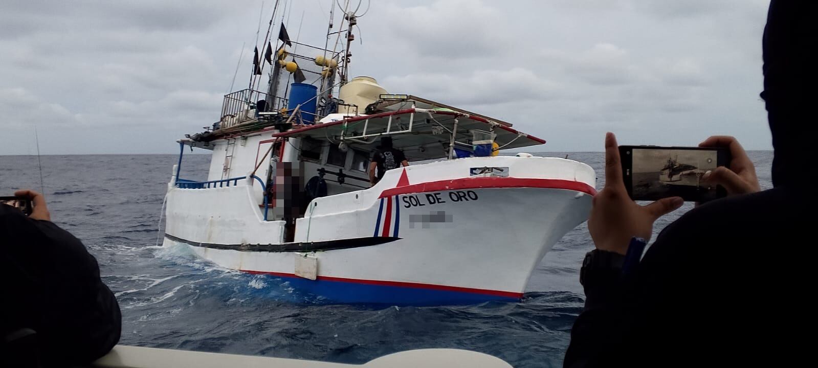 El primer decomiso de aparente cocaína líquida en altamar marcó un nuevo precedente en la lucha contra el narcotráfico en Costa Rica. Foto: PCD