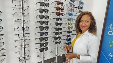 “Hay que proteger los ojos de la dañina luz azul”