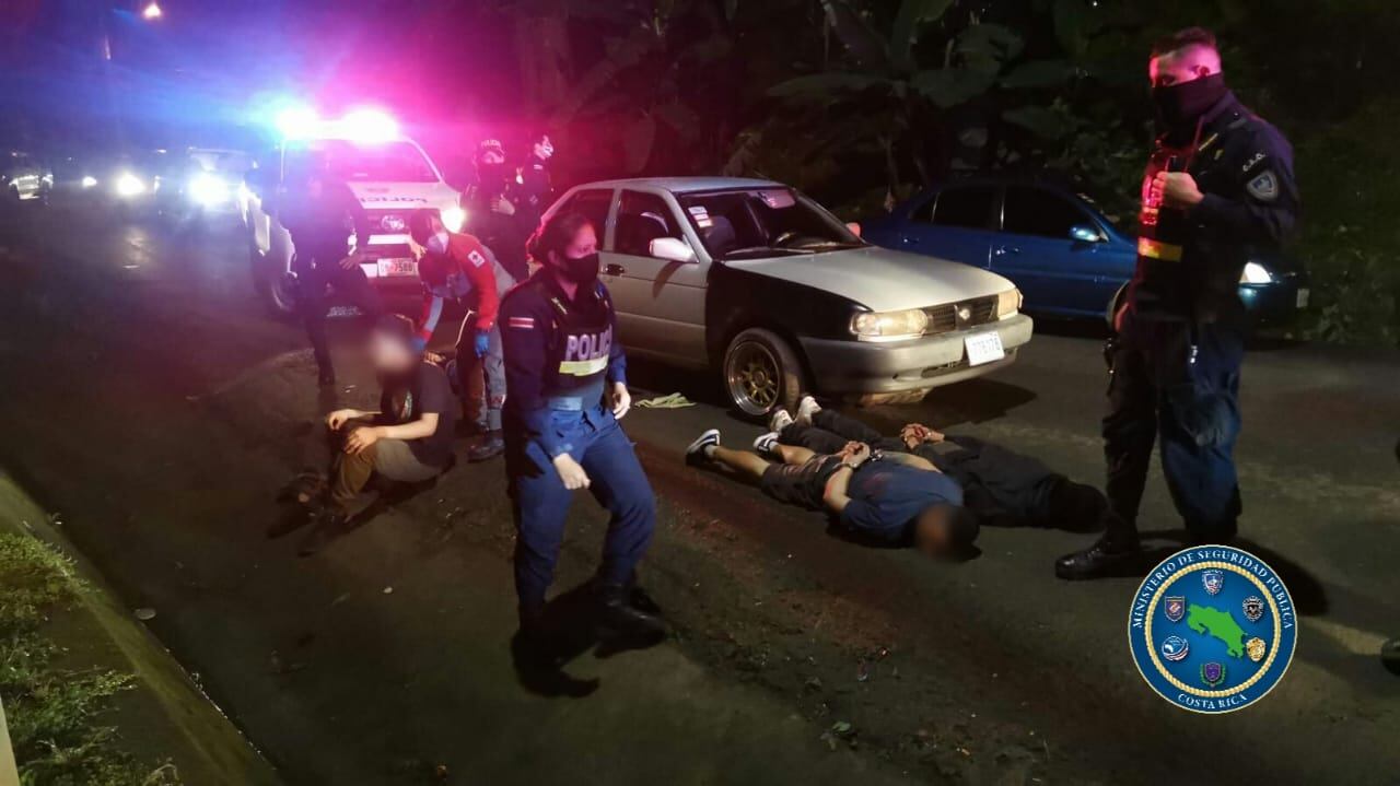 Detienen en Desamparados a cuatro sospechosos de homicidio. Foto MSP.