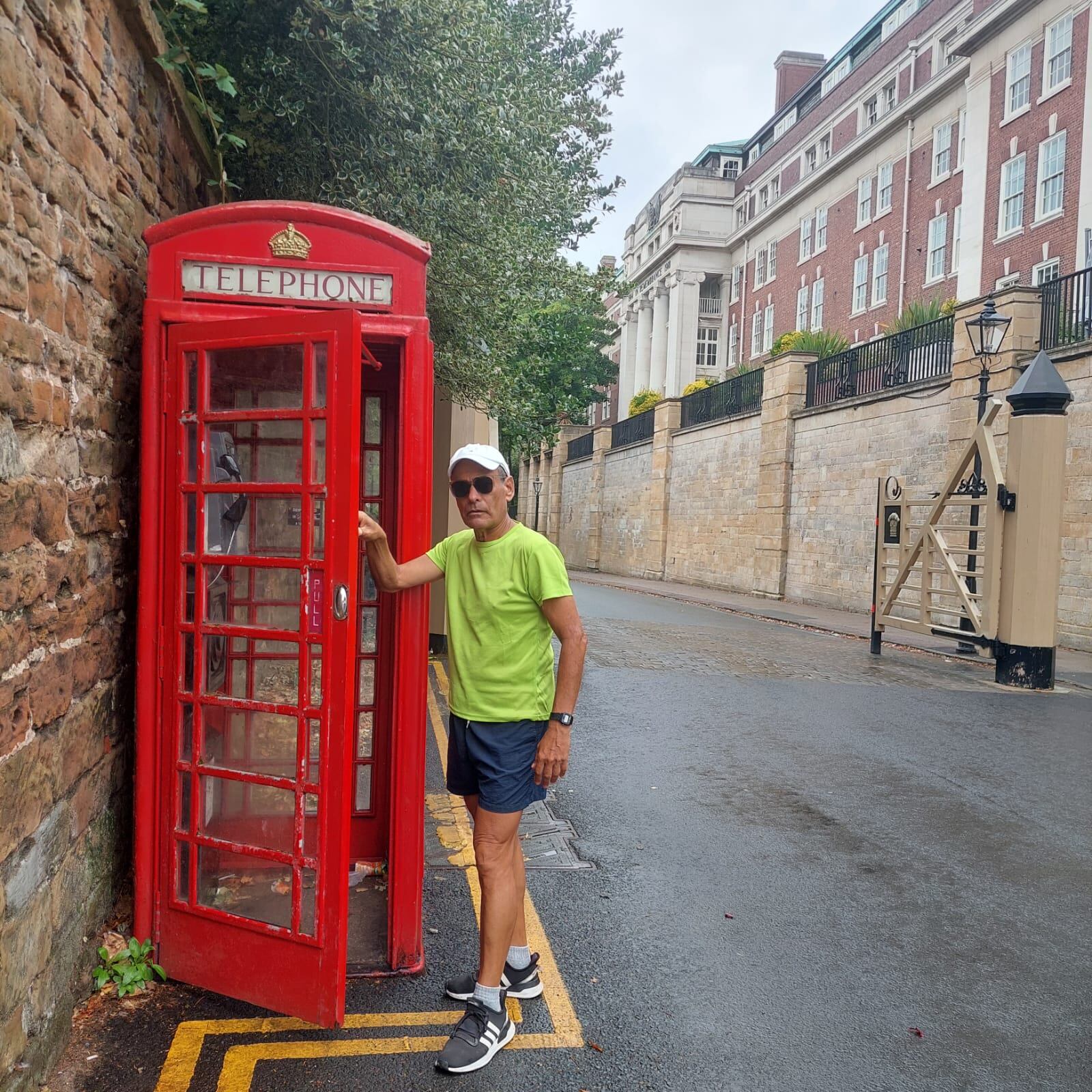 Don Raúl no se quedó quedito ni en Europa.