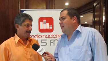 Con polémica y sin noticiero del mediodía, así debutó el nuevo director de noticiero de Sinart