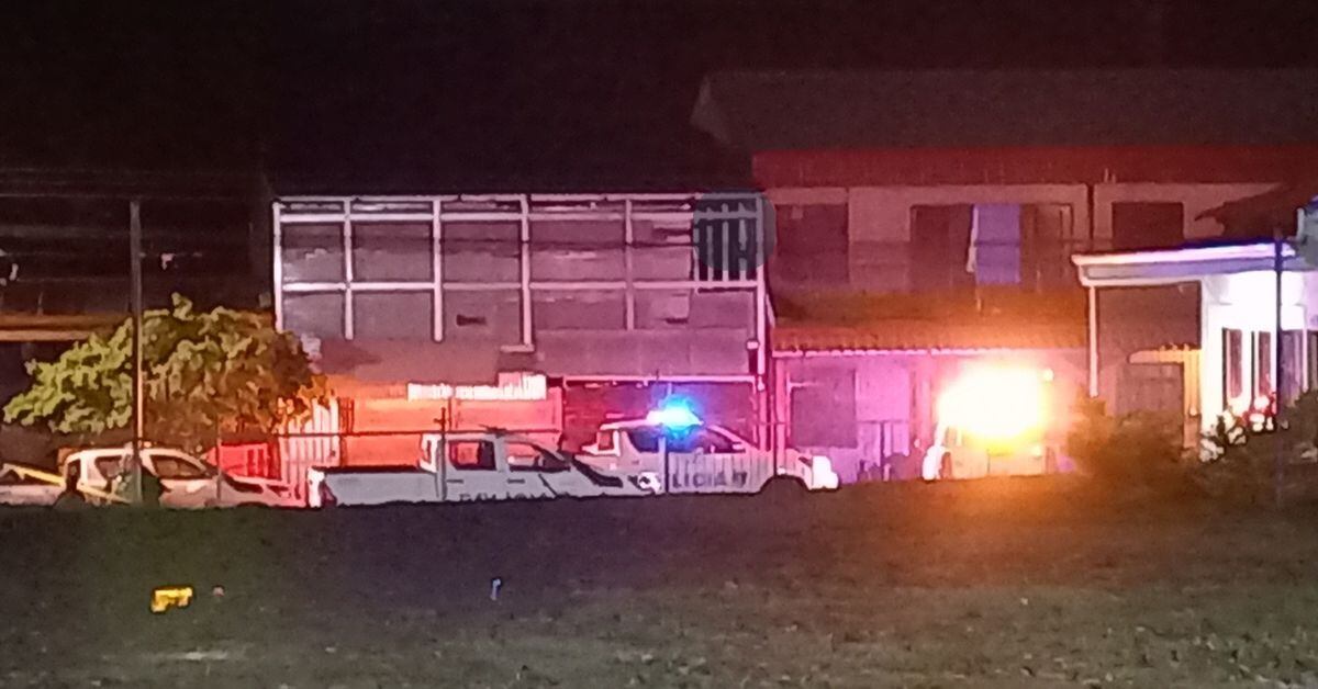 El hecho ocurrió frente al Colegio Técnico Profesional de Llanos de Santa Lucía en Paraíso de Cartago. (Foto: suministrada por Keyna Calderón, corresponsal GN)