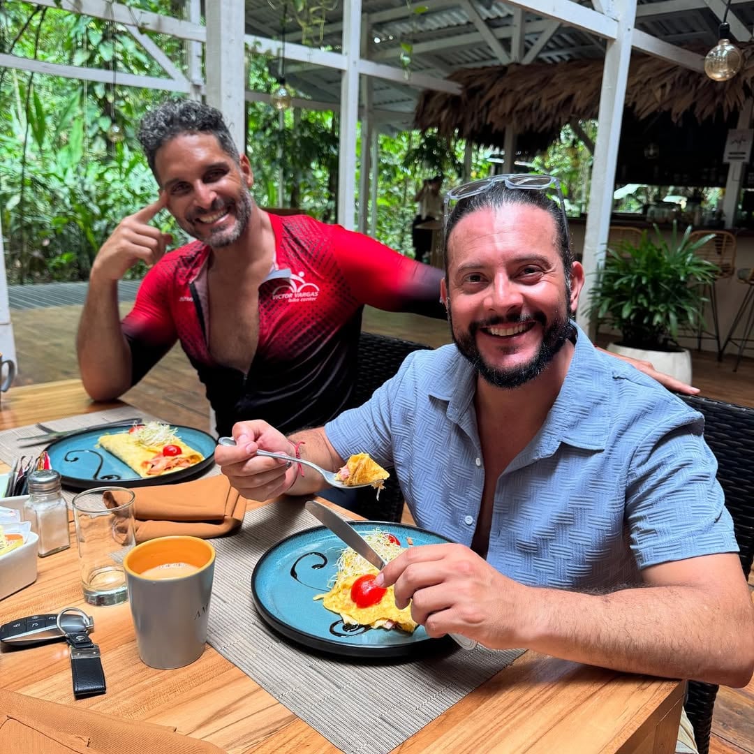 Yiyo Alfaro y Bismarck Méndez la están pasando de maravilla en el Caribe.