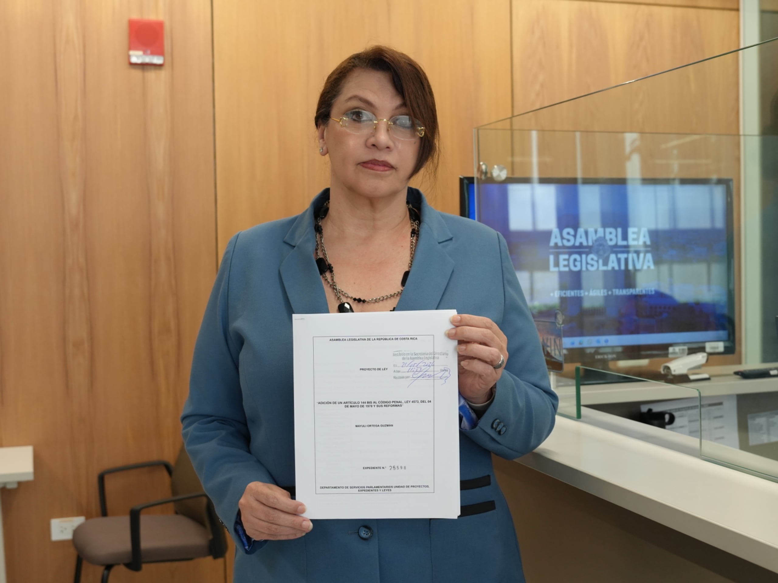 Mayuli Ortega presenta proyecto de ley para castigar abandono de víctimas de accidentes de tránsito