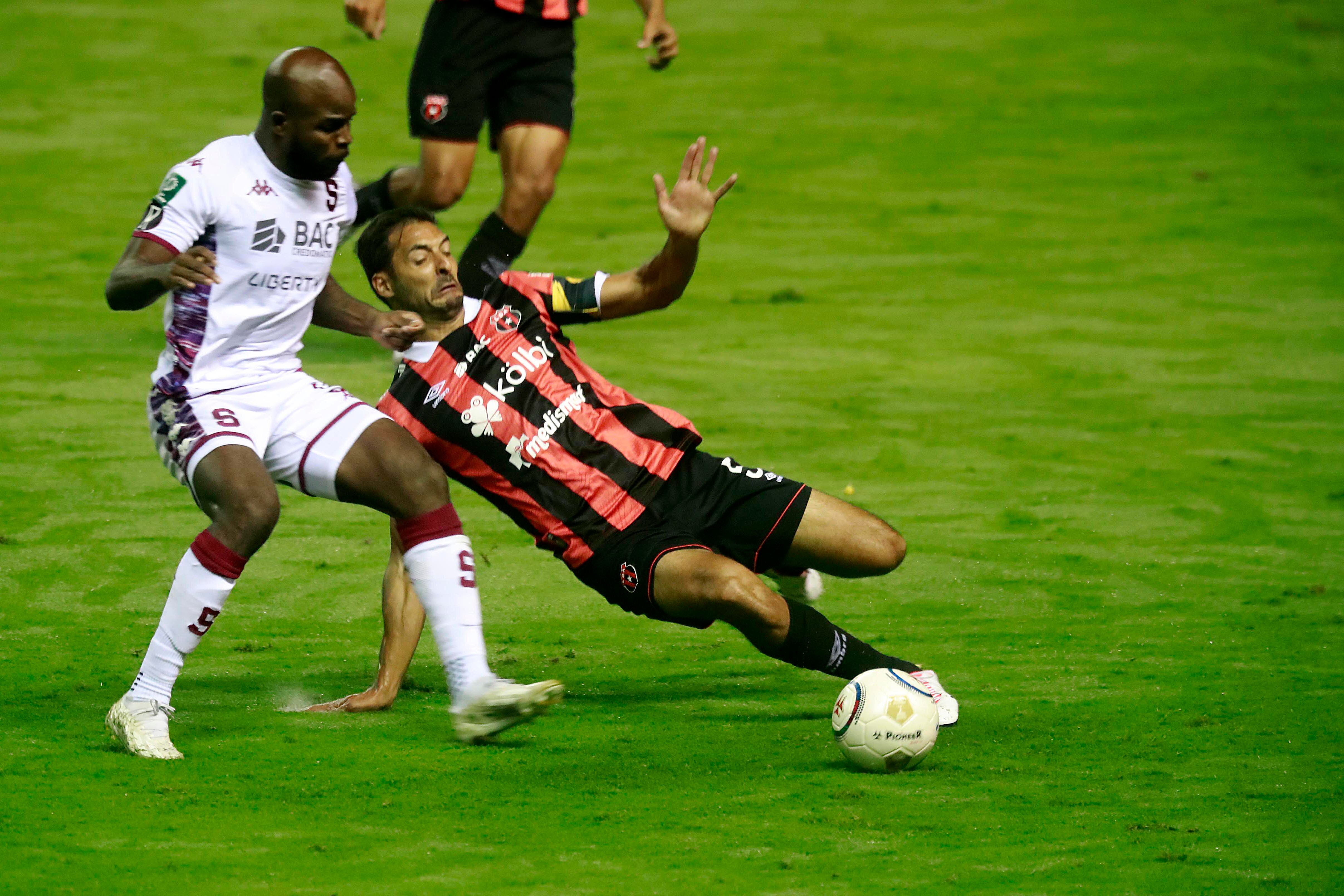 18/11/2023     Estadio Nacional, La Sabana. La Liga Deportiva Alajuelense y el Deportivo Saprissa se enfrentaron este sábado en una nueva edición del Clásico Nacional. Se dio en la final del Torneo de Copa, a estadio casi lleno, con la presencia de las dos aficiones más grandes del país.